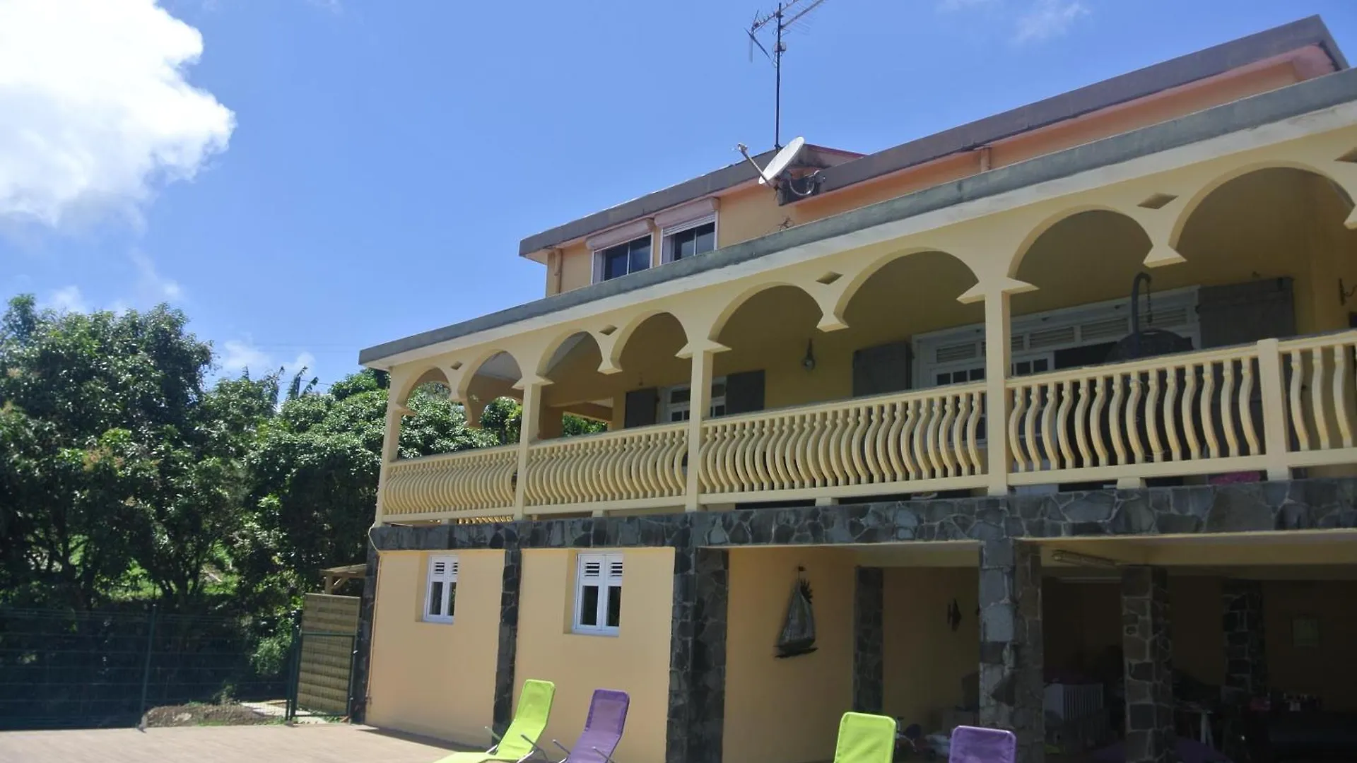 Joli T2 Au Calme Vue Mer Avec Grande Piscine Le François Martinique